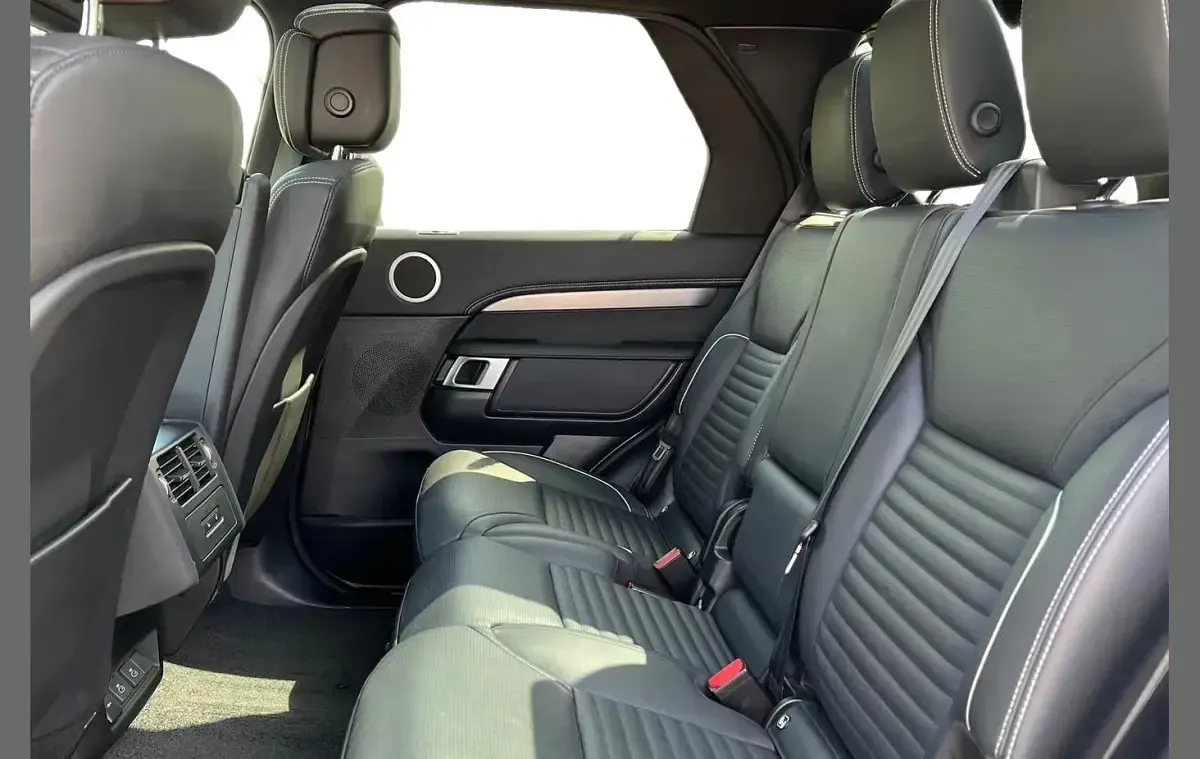 Used Land Rover Discovery HSE Dynamic 296 HP (217 kW) 2024 Silver SUV