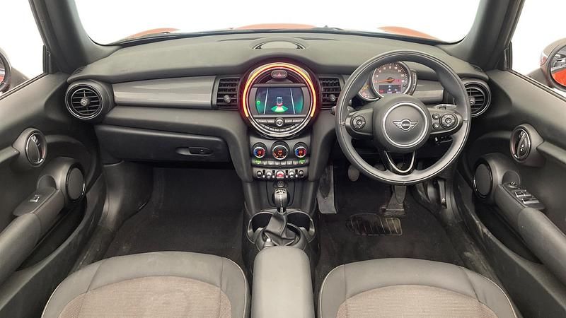 Used Mini Cooper Classic 136 HP (100 kW) 2019 Orange Hatchback