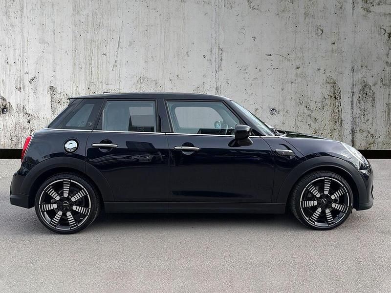 Begagnad Mini Cooper S Exclusive 192 HK (141 kW) 2023 Svart Halvkombi