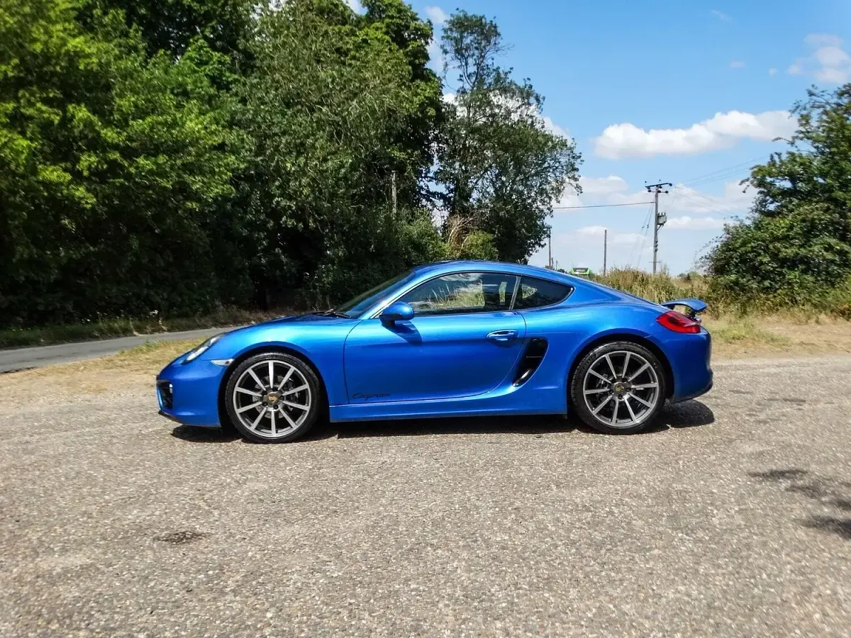 Used Porsche Cayman 275 HP (202 kW) 2015 Blue Coupe