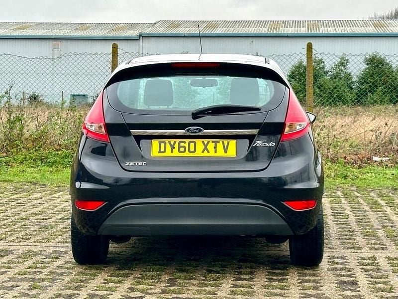 Used Ford Fiesta Zetec 80 HP (58 kW) 2010 Black Hatchback