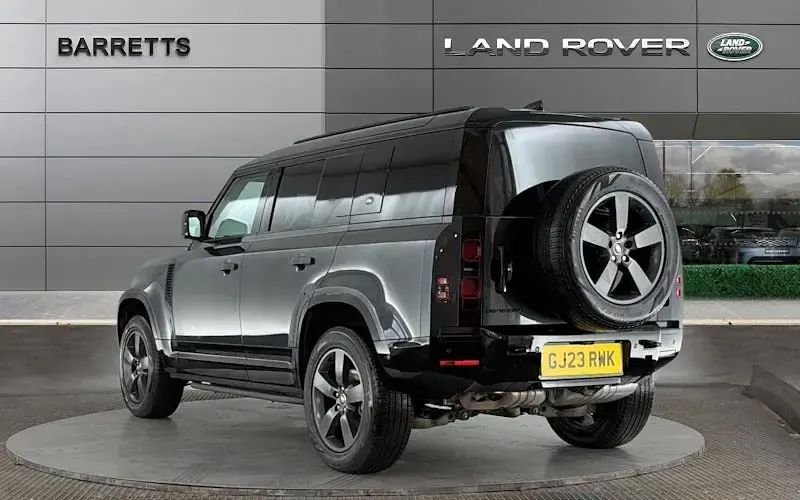 Used Land Rover Defender HSE Dynamic 249 HP (183 kW) 2025 SUV