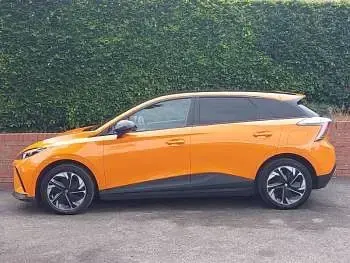 Used MG MG4 EV Trophy 149 kW (203 HP) 2023 Orange Hatchback