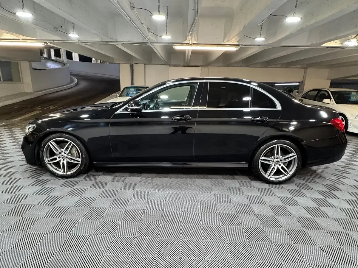 Used Mercedes E220 AMG line 2018 Black Sedan