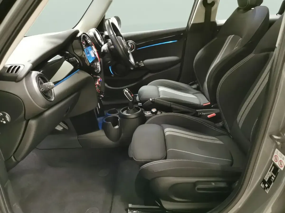 Gebraucht Mini Cooper S Classic 178 PS (130 kW) 2021 Grau Kleinwagen