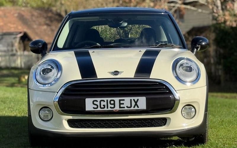 Used Mini Cooper Classic 136 HP (100 kW) 2019 White Hatchback