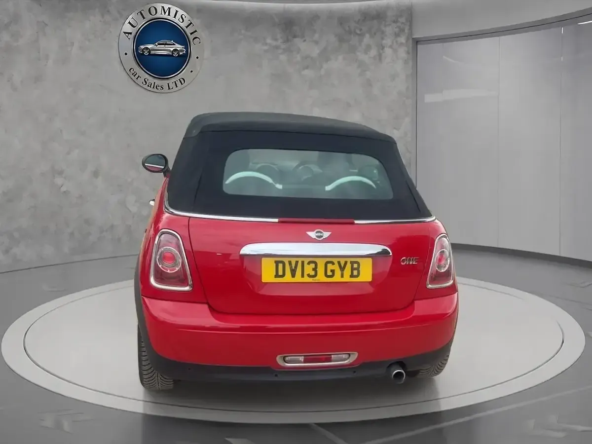 Begagnad Mini ONE 98 HK (72 kW) 2013 Röd Halvkombi