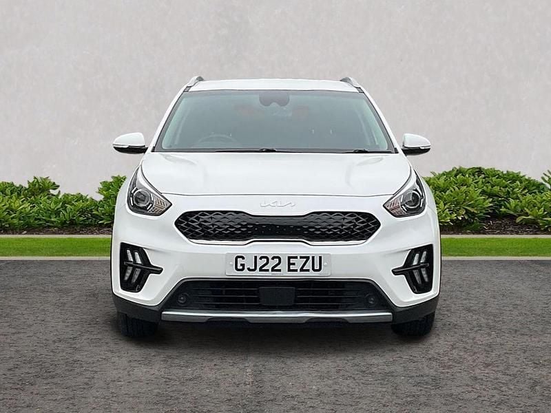 White Used 2022 Kia Niro 2 SUV | £13,995 (Good price) - Image 1/4