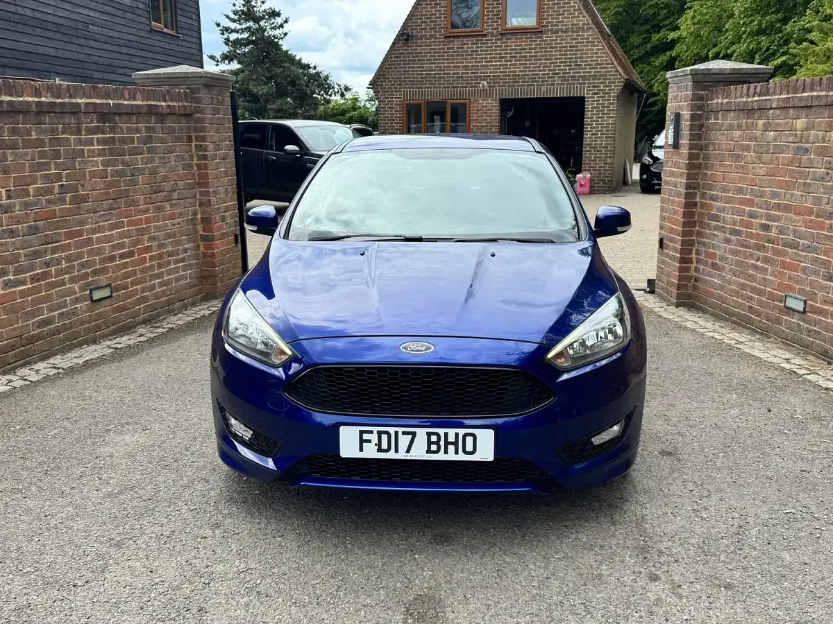 Used Ford Focus ST-Line 125 HP (91 kW) 2017 Blue Hatchback