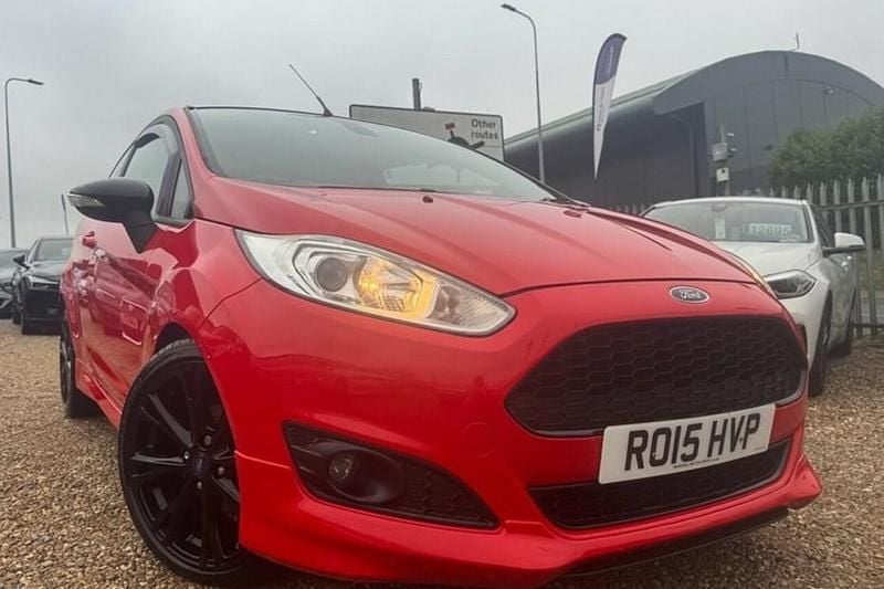 Red Used 2015 Ford Fiesta Zetec Hatchback | £3,250 (Fair price) - Image 1/1