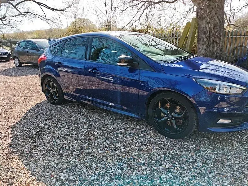 Używany Ford Focus ST 280 KM (205 kW) 2016 Niebieski Hatchback