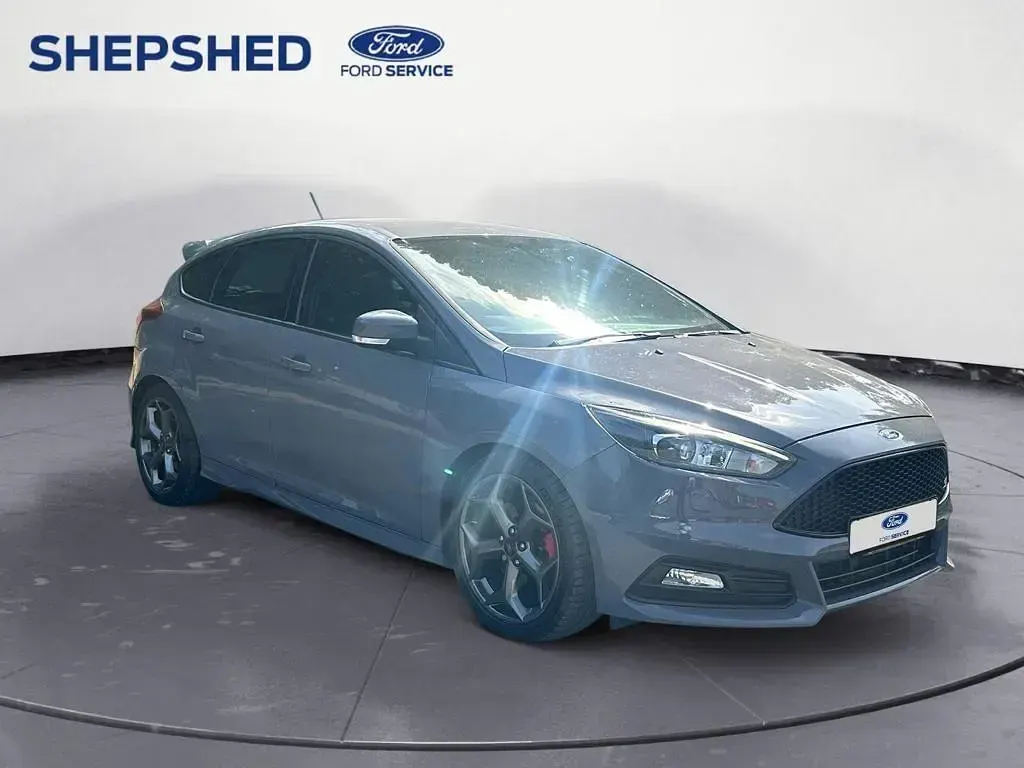 Used Ford Focus ST 185 HP (136 kW) 2017 Grey Hatchback