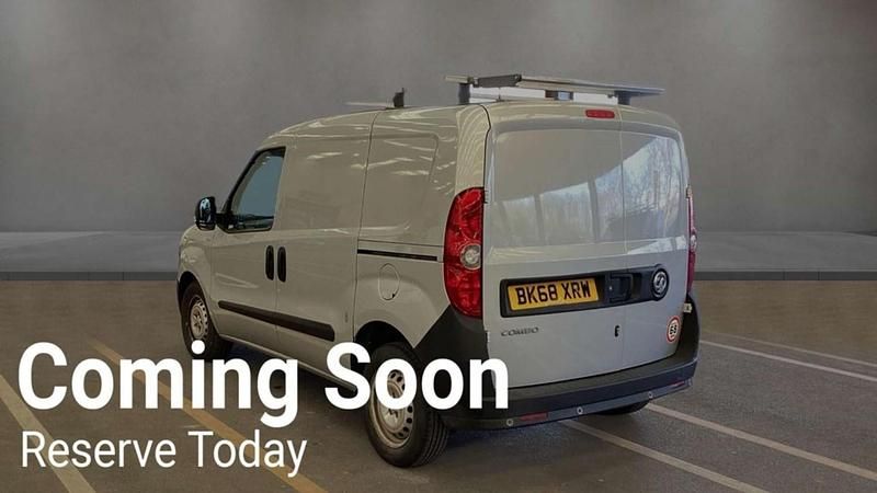 Used Vauxhall Combo 105 HP (77 kW) 2018 Silver MPV