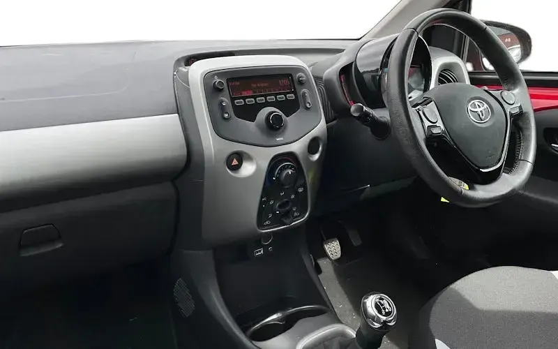 Used Toyota Aygo X-play 69 HP (50 kW) 2017 Red Hatchback