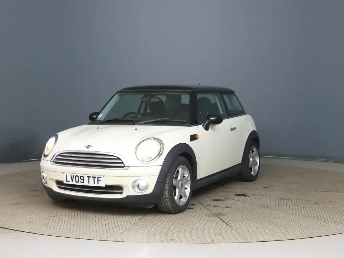 Begagnad Mini Cooper Hatch 2009 Vit Halvkombi
