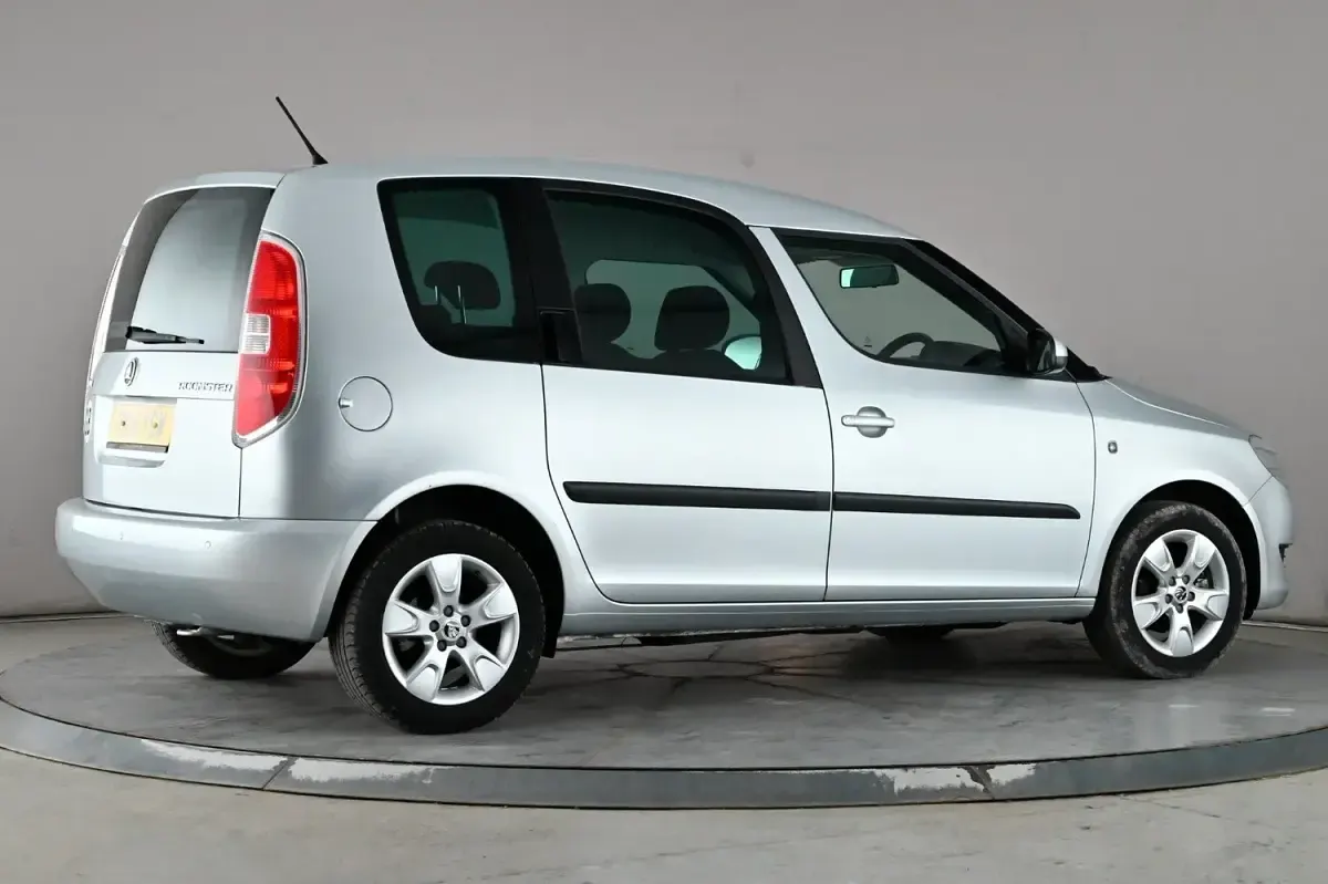 Used Skoda Roomster SE 105 HP (77 kW) 2015 Silver MPV