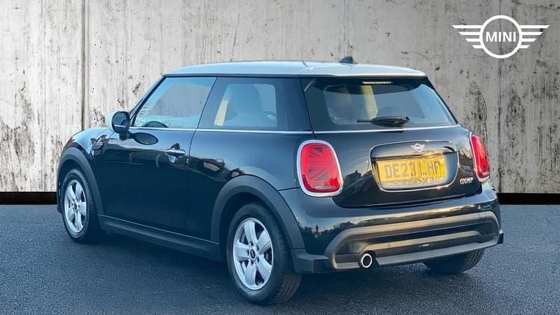 Used Mini Cooper Classic 134 HP (98 kW) 2023 Black Hatchback