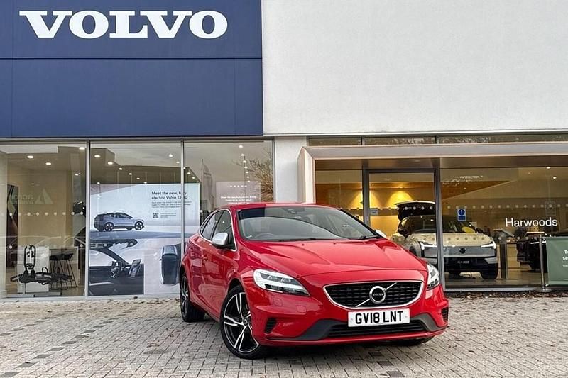 Used 2018 Volvo V40 R-Design Hatchback | £11,890 (Fair price) - Image 1/1