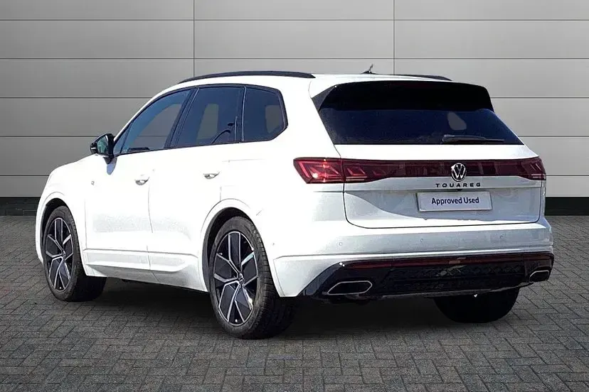 Used VW Touareg Black Edition 286 HP (210 kW) 2024 White SUV