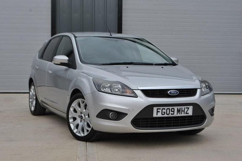 Silver Used 2009 Ford Focus Zetec Hatchback | £1,490 (Good price) - Image 1/1