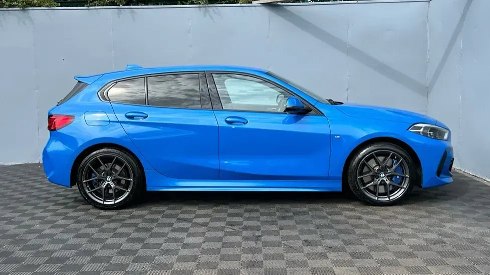 Used BMW 118 M Sport 138 HP (101 kW) 2020 Blue Hatchback