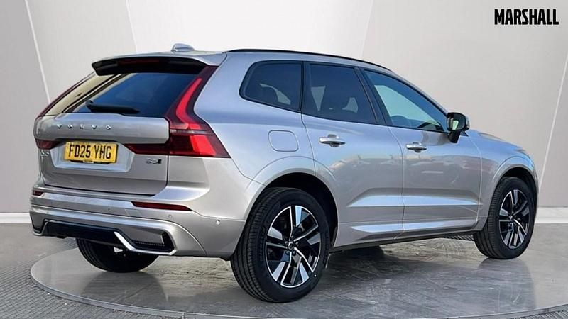 Used Volvo XC60 Plus 250 HP (183 kW) 2025 Gold SUV