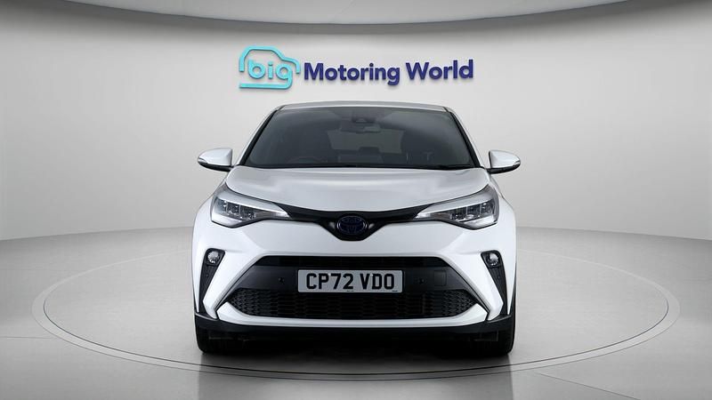 Used Toyota C-HR Design 122 HP (89 kW) 2023 White SUV