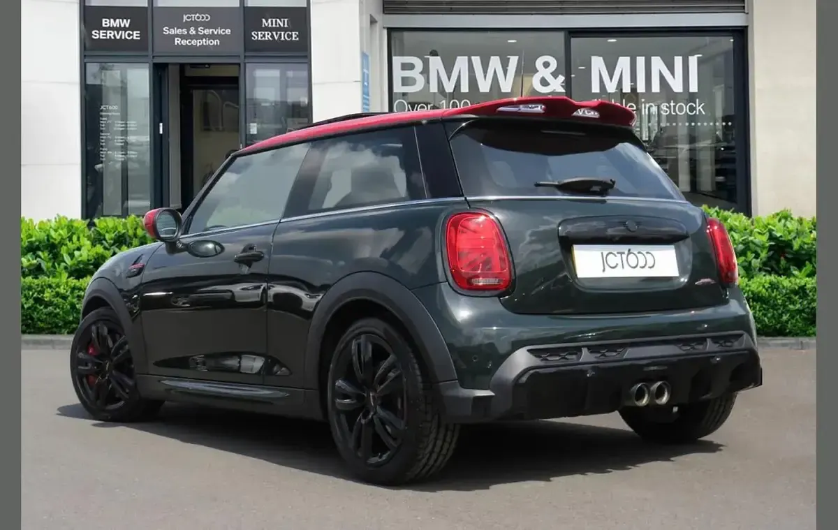 Used Mini John Cooper Works 228 HP (167 kW) 2023 Green Hatchback