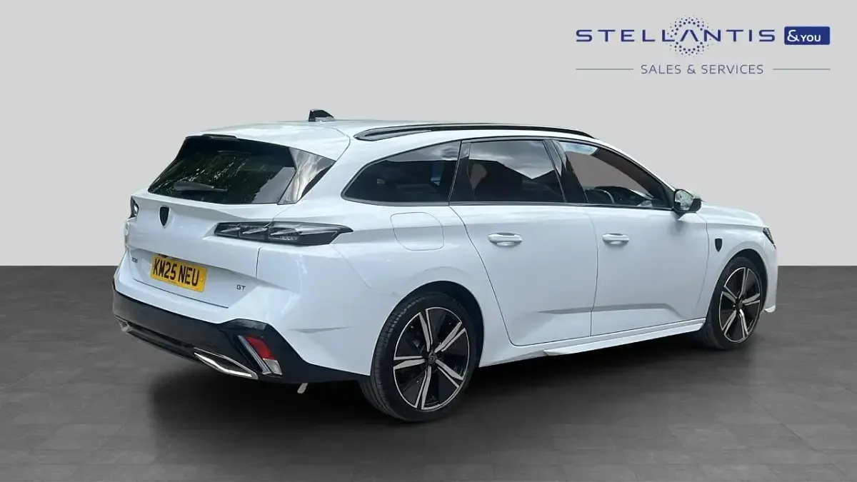 Used Peugeot 308 SW GT 134 HP (98 kW) 2025 White Estate
