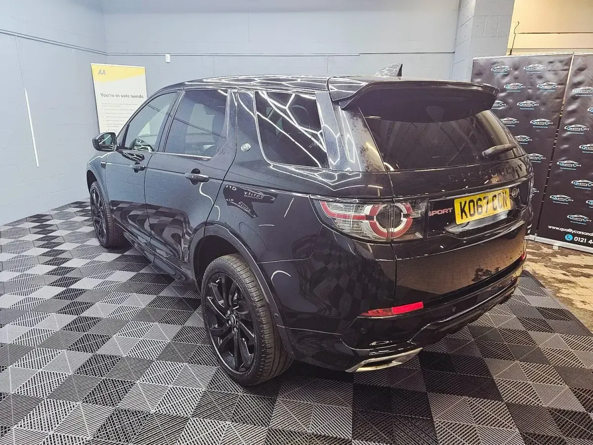 Used Land Rover Discovery 5 HSE Dynamic 2018 Black SUV