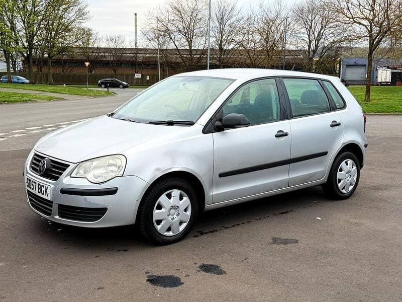 Used VW Polo 70 HP (51 kW) 2007 Silver Hatchback