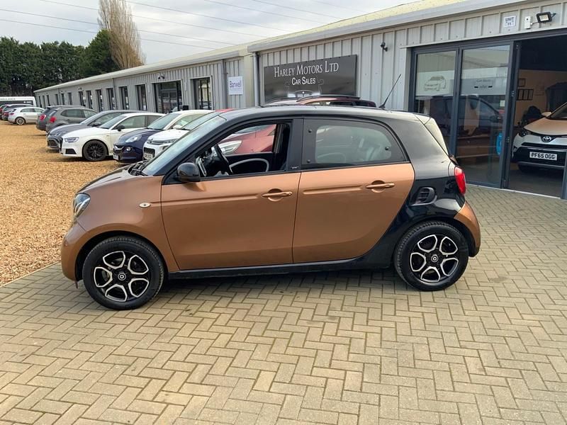 Brown Used 2015 Smart ForFour Premium Hatchback | £3,800 (Good price) - Image 1/4