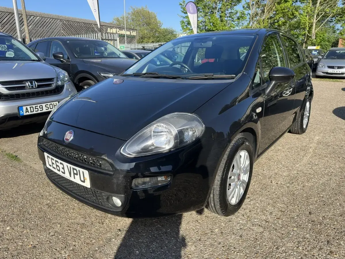Used Fiat Punto Easy 77 HP (56 kW) 2013 Black Hatchback