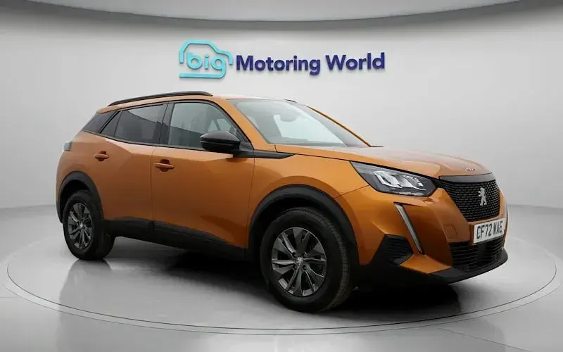 Used Peugeot 2008 Active+ 101 HP (74 kW) 2023 Orange SUV