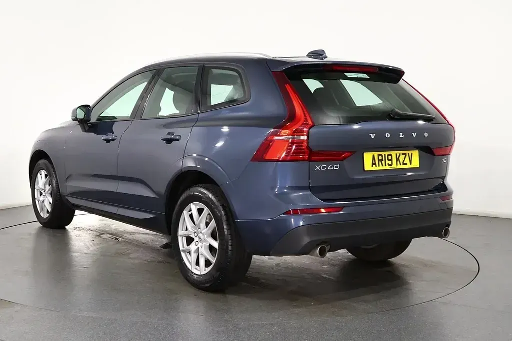 Used Volvo XC60 Momentum 2019 Blue SUV