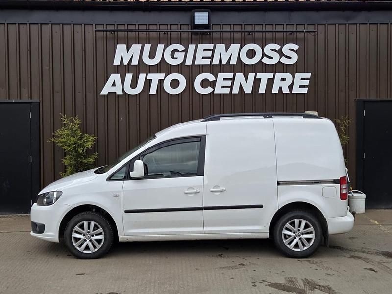 Begagnad VW Caddy Highline 102 HK (75 kW) 2014 Vit Minibuss
