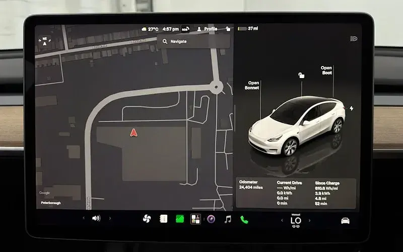 Used Tesla Model Y Long Range AWD 378 kW (514 HP) 2022 White SUV