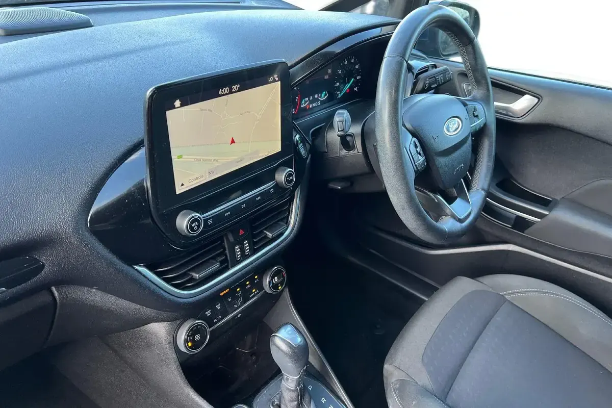 Used Ford Fiesta Titanium 100 HP (73 kW) 2018 Blue Hatchback