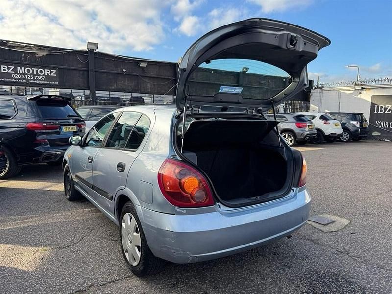 Used Nissan Almera SE 2005 Blue Hatchback