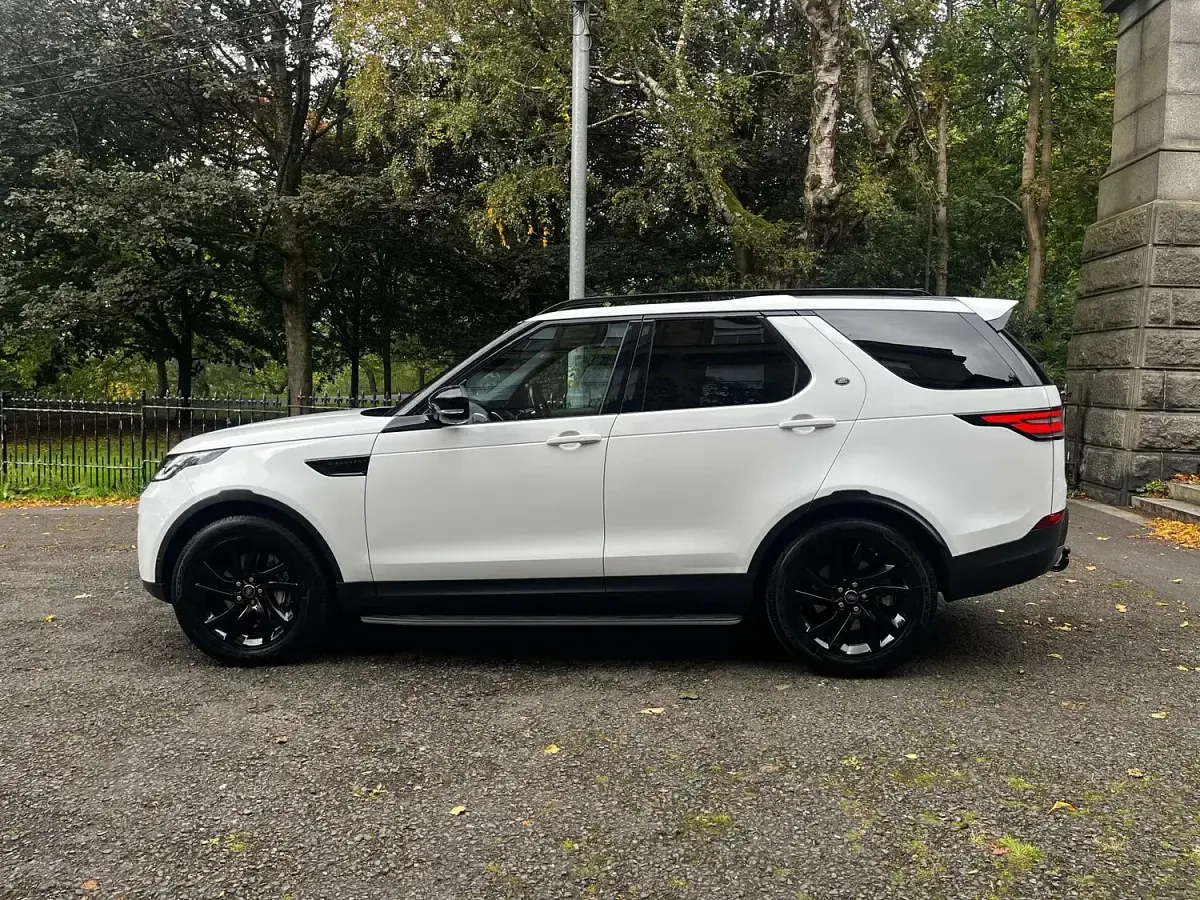 Used Land Rover Discovery 5 HSE 2019 White SUV
