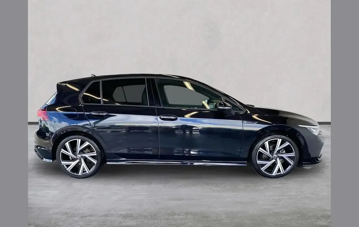 Used VW Golf VIII R-line 150 HP (110 kW) 2022 Black Hatchback