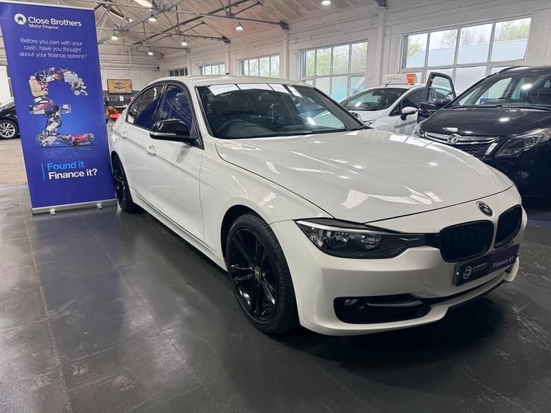 Begagnad BMW 320 Sport Line 2012 Vit Sedan