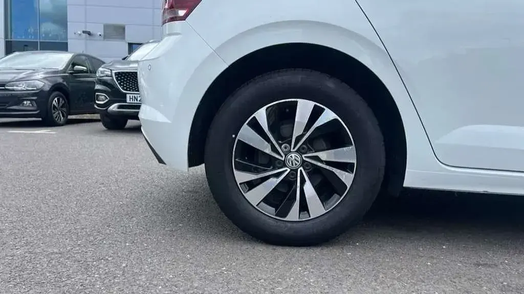 Used VW Polo SE 95 HP (69 kW) 2018 White  Hatchback