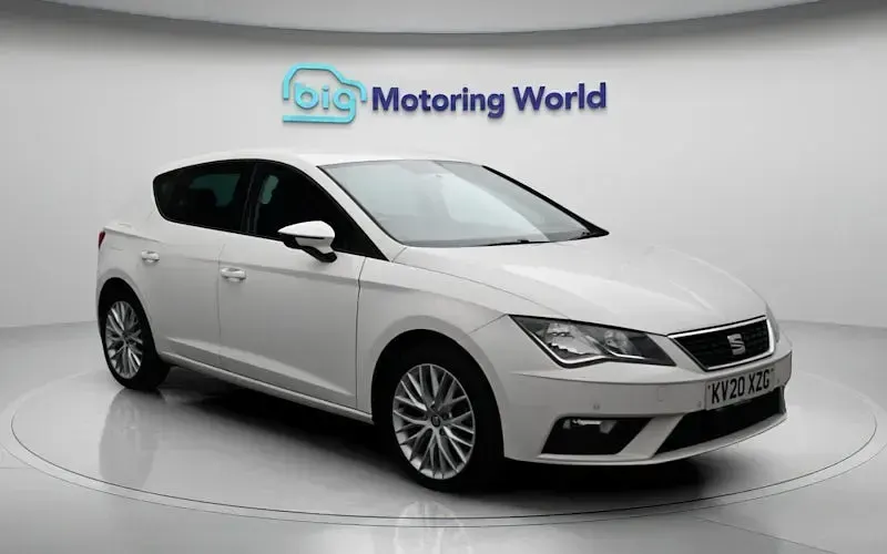 Used Seat Leon SE Dynamic 116 HP (85 kW) 2020 White Hatchback