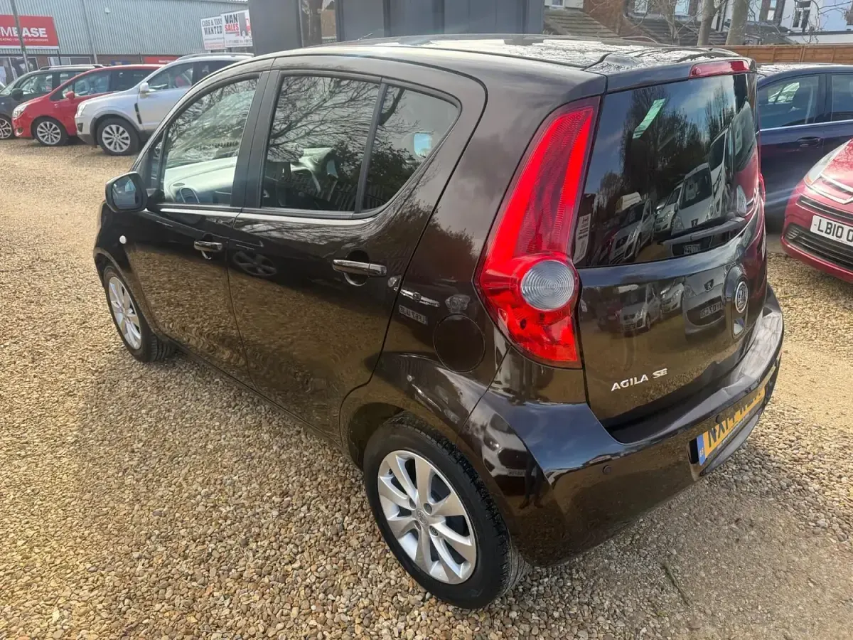Used Vauxhall Agila 94 HP (69 kW) 2014 Brown MPV