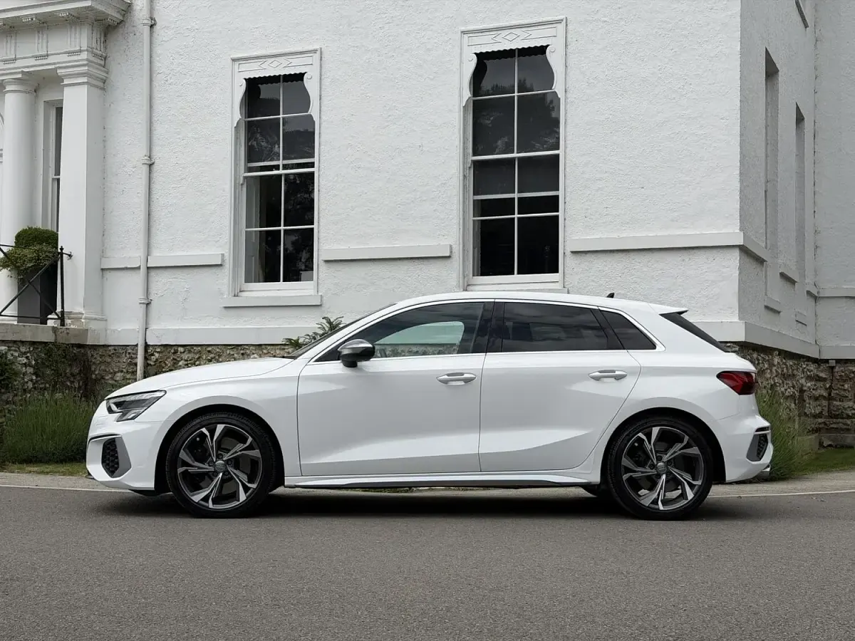 Used Audi S3 Sportback Business 310 HP (228 kW) 2021 White Hatchback