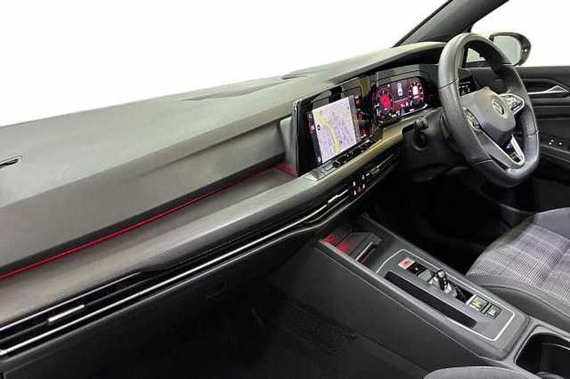Second-hand VW Golf VIII GTD 200 CP (147 kW) 2022 Alb Hatchback