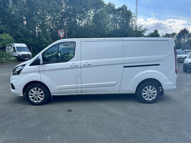 Used Ford Transit Custom Limited 130 HP (95 kW) 2022 White Van
