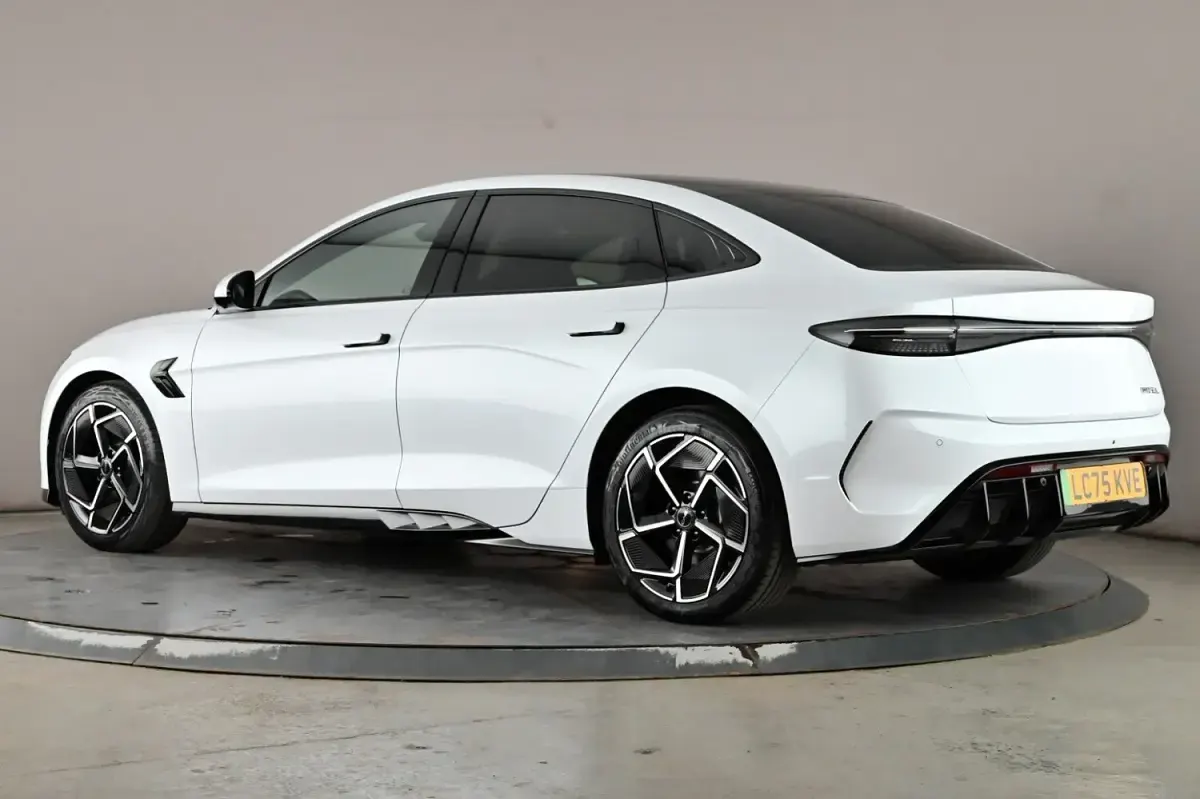 Used BYD Seal Design 230 kW (313 HP) 2025 White Sedan