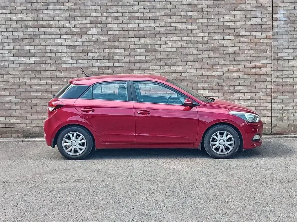 Used Hyundai i20 SE 2017 Red Hatchback